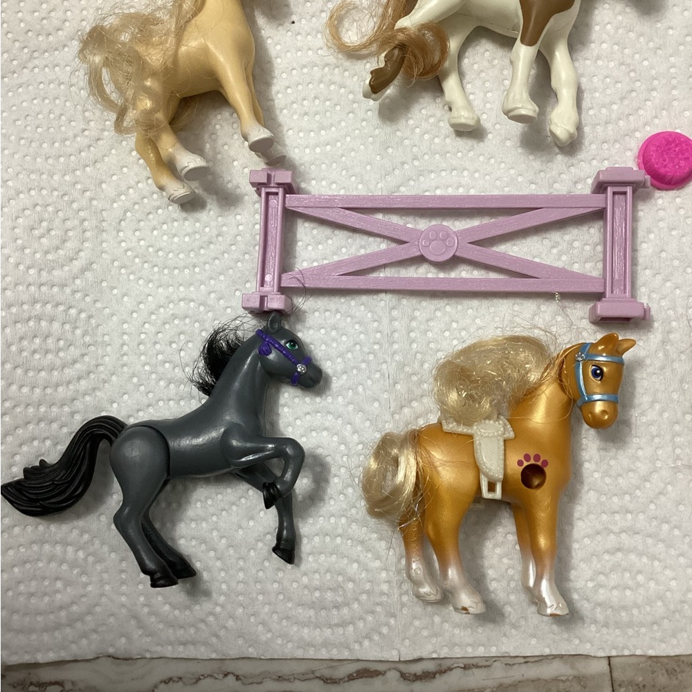 Vintage Littlest pet shop Kenner 90s horses fence and brush